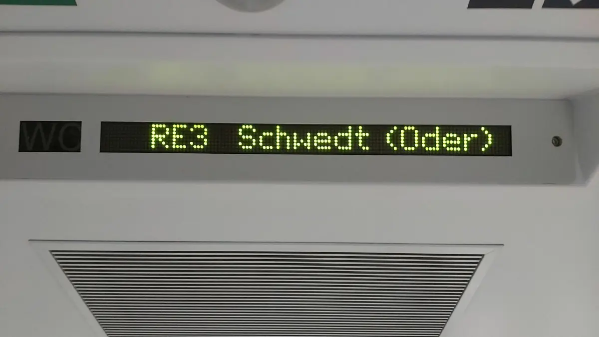 Der RE3 die Verbindung zwischen Schwedt und der Hauptsadt.
Der RE3 die Verbindung zwischen Schwedt und der Hauptsadt.