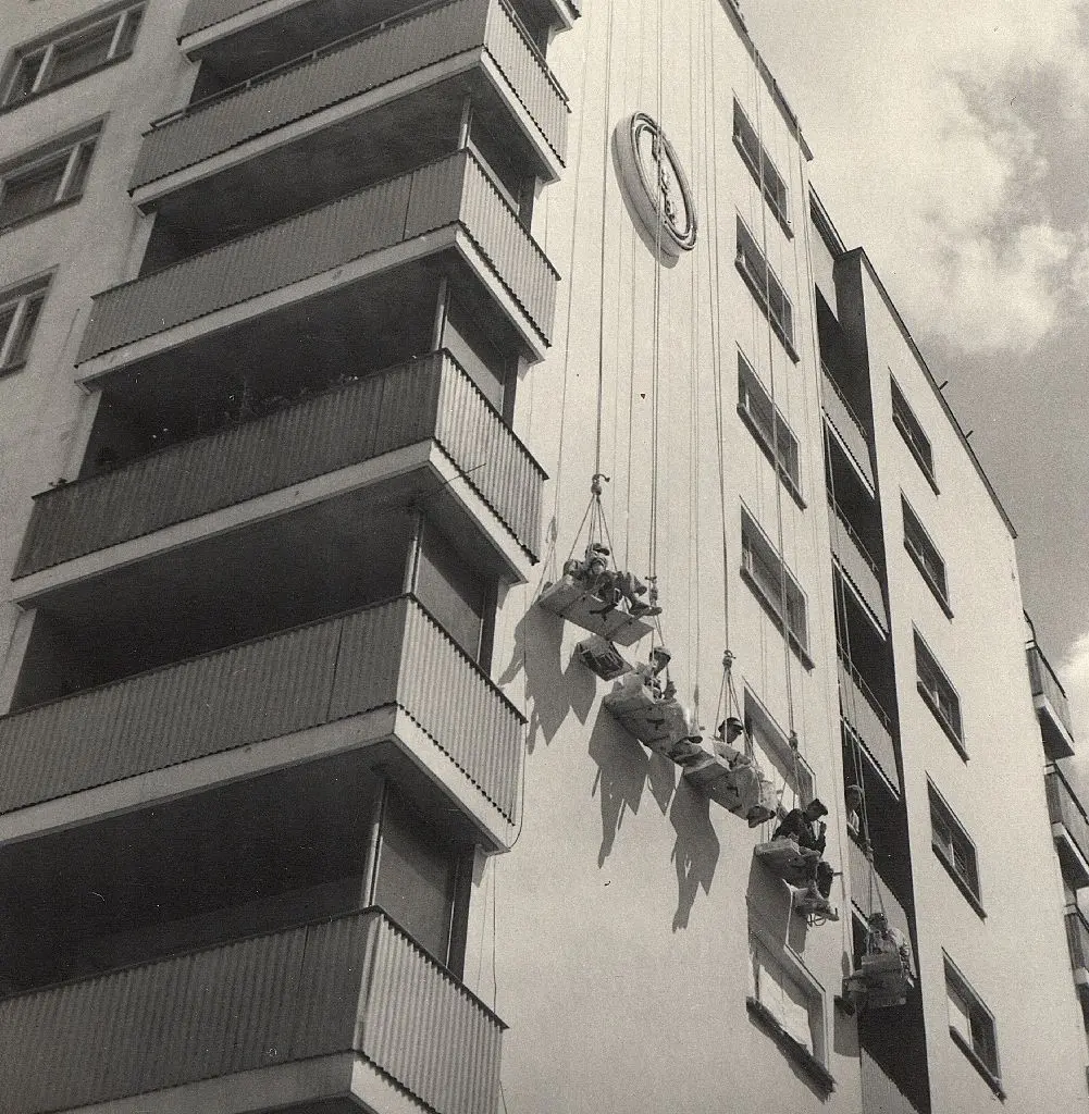 Eisenhüttenstadt um 1961: Arbeiter am Hochhaus in der Lindenallee