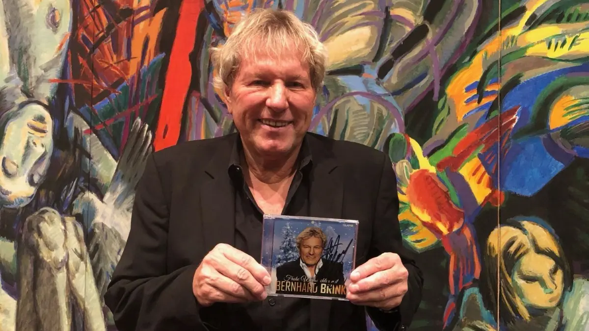 Der Schlagersänger Bernhard Brink mischt 2023 beim "Bunten Weihnachtsteller" der uckermärkischen Bühnen Schwedt mit. Was sonst noch geboten wird und ob es noch Karten gibt.
Der Schlagersänger Bernhard Brink mischt 2023 beim "Bunten Weihnachtsteller" der uckermärkischen Bühnen Schwedt mit. Was sonst noch geboten wird und ob es noch Karten gibt.