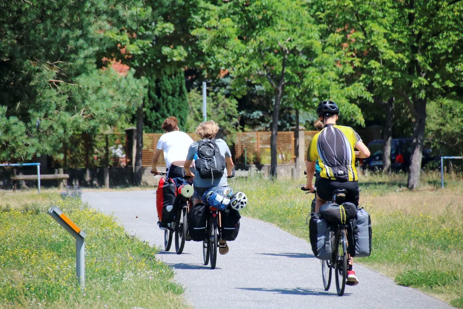 Mit Sack und Pack und guter Laune im Urlaub unterwegs: Rund 40.000 Radtouristen gondelten vergangenes Jahr mal mehr oder weniger zielstrebig durch das Fürstenberger Seenland.