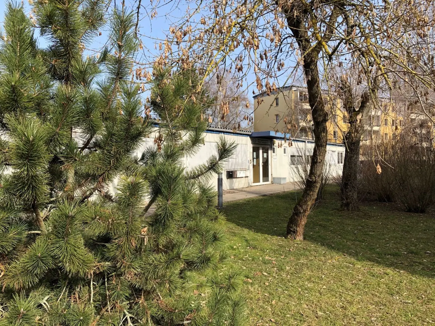 Damit auf dem Gelände gebaut werden kann, muss diese Baracke weichen.