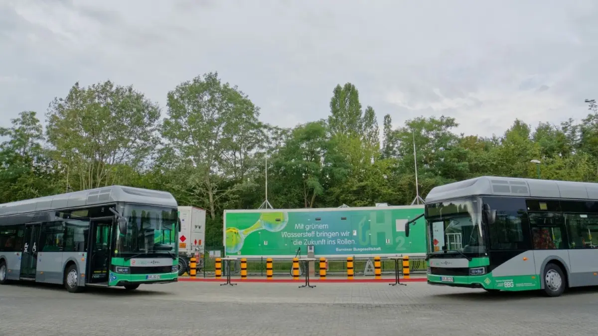 Leuchtturmprojekt im Barnim: Die Barnimer Busgesellschaft bringt sechs Wasserstoffbusse in Bernau auf die Strecken
Leuchtturmprojekt im Barnim: Die Barnimer Busgesellschaft bringt sechs Wasserstoffbusse in Bernau auf die Strecken