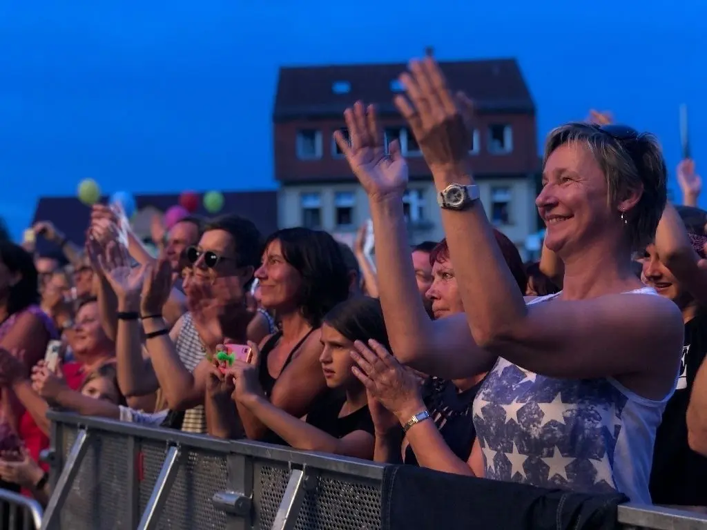 Mit dabei: Viele der befragten Fans kamen aus Frankfurt, Müllrose, Neuzelle und sogar aus Berlin angereist, um Nena live zu sehen.