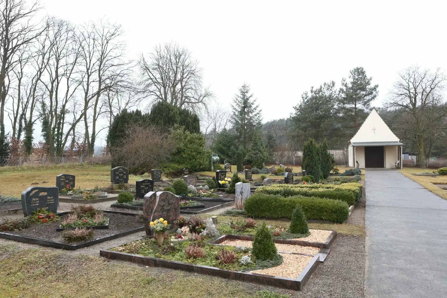 Bestattungen Grab Eisenhüttenstadt will Friedhof abgeben, um Kosten zu