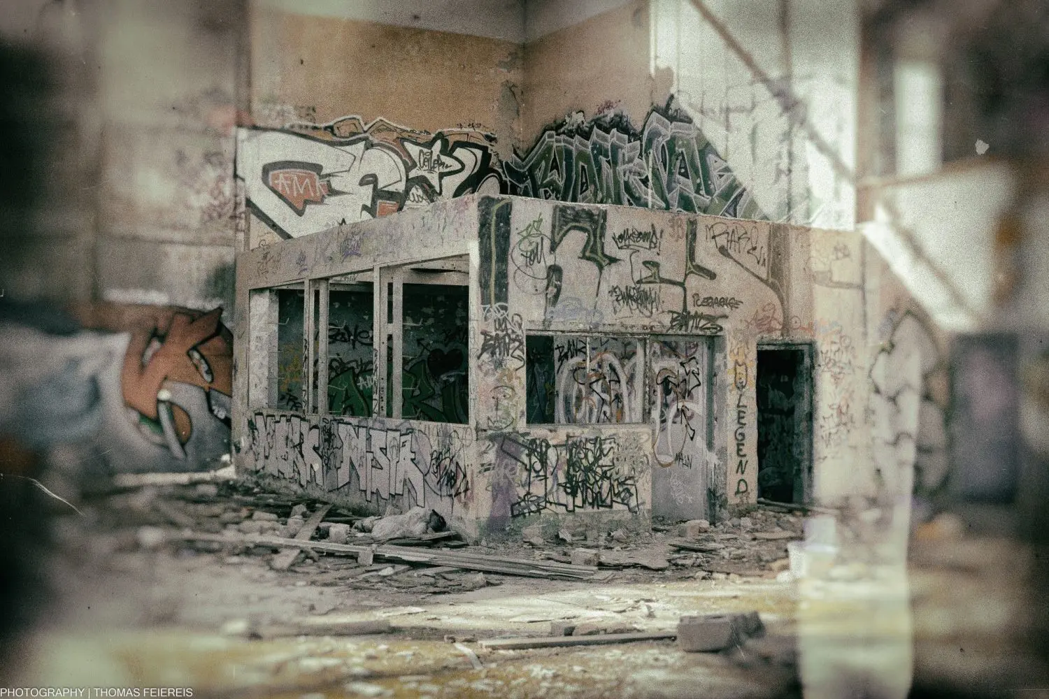 Thomas Feiereis hat für die aktuelle Ausstellung Lost Places (verlassene Orte) fotografiert. Hier ein Motiv aus den Oranienburger Heinkelwerken.