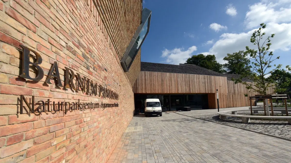 Viel zu bieten: Das Barnim Panorama ist ein Landwirtschaftsmuseum und Besucherzentrum des Naturparks Barnim und vor allem bei Familien sehr beliebt. Man erfährt hier alles zur Agrar-Geschichte in Brandenburg. Nun treffen die Pandemie-Maßnahmen zur Eindämmung des Coronavirus auch das Panorama.
Barnim Panorama in Wandlitz