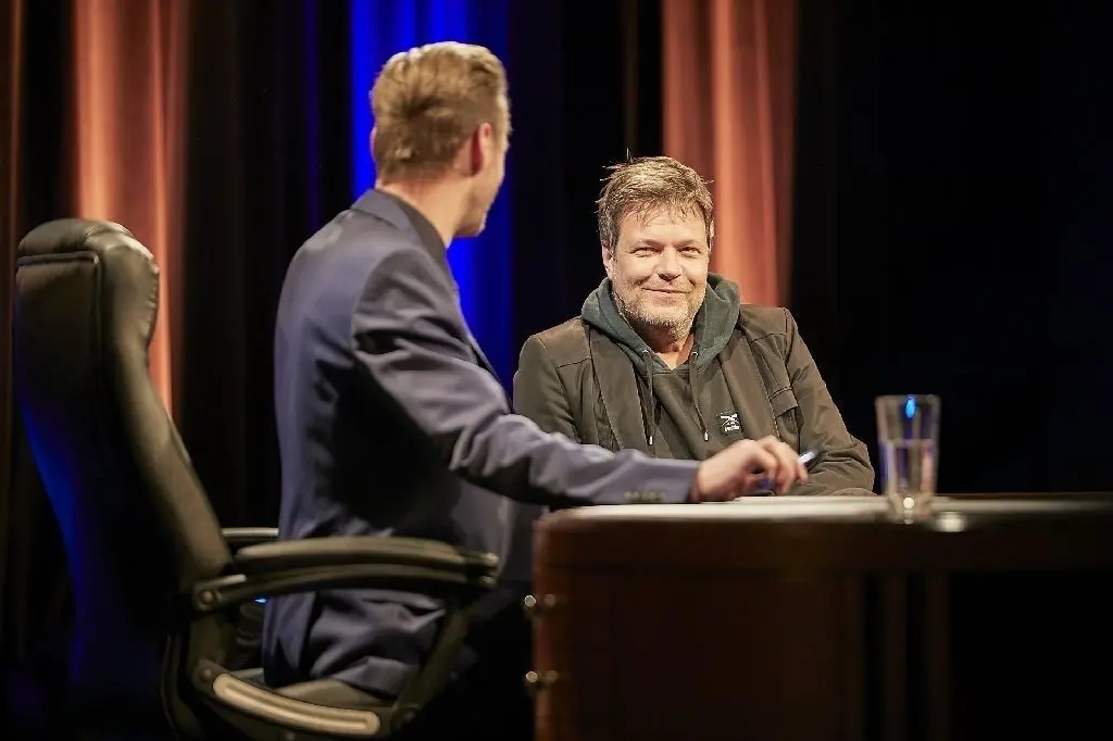 Lockere Plauderrunde: Auch Grünenchef Robert Habeck war schon bei Florian Schroeder zu Gast.