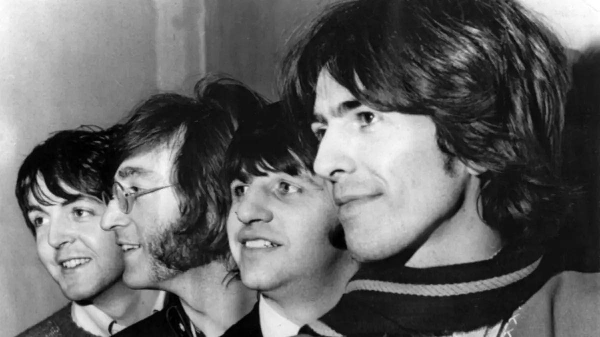 Das undatiertes Archivbild zeigt die Band The Beatles mit (v.l.) Paul McCartney, John Lennon, Ringo Starr und George Harrison. Wie ein Mann aus dem Barnim den legendären Sound der Band mitgestaltete.
Undatiertes Archivbild zeigt "The Beatles" mit (v.l.) Paul McCartney, John Lennon, Ringo Starr und George Harrison. Am 5. Oktober 1962 kam die erste Beatles-Single "Love me Do" auf den Markt. dpa (zu dpa-Korr "'Love me Do' - Von Rang 17 den Sprung zur Weltkarriere" vom 30.09.2002) nur s/w +++ dpa-Bildfunk +++
