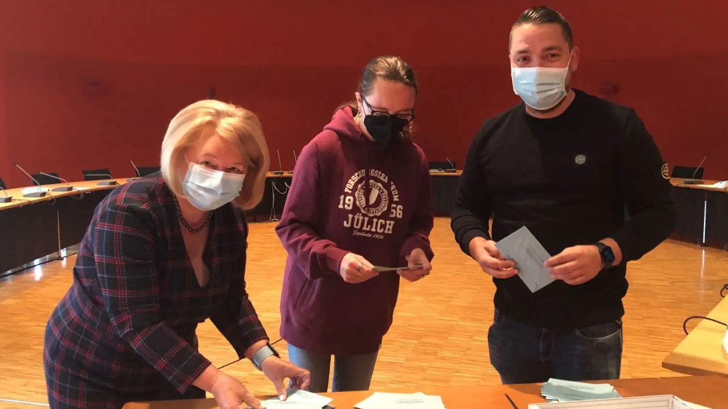 Ursel Degner (Linke), Christine Freund (SPD) und Stefan Nelte (CDU) bildeten diesmal den Wahlvorstand.