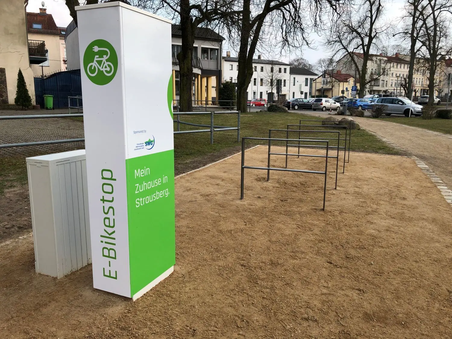 Neu am Fichteplatz Strausberg: eine Ladesäule für E-Bikes.