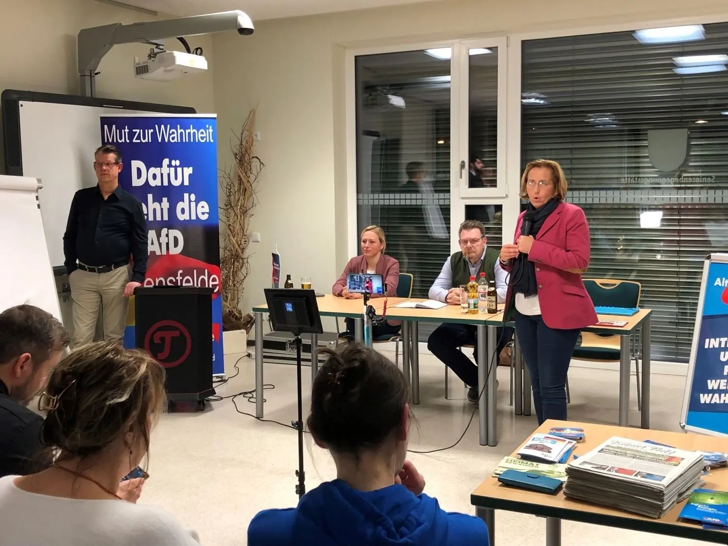 AfD in Ahrensfelde: Beatrix von Storch spricht von Schmutzkampagnen und Pandemieplänen