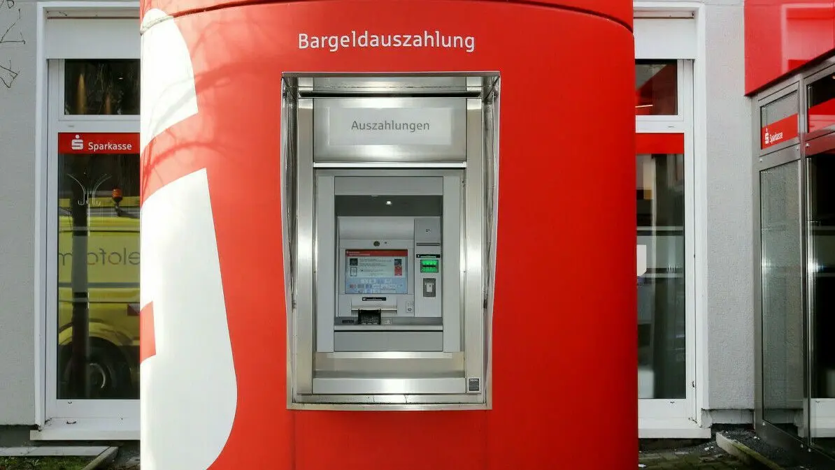 Dieser Geldautomat soll sprengungssicher sein. Hält er auch wirklich Sprengstoffen stand?