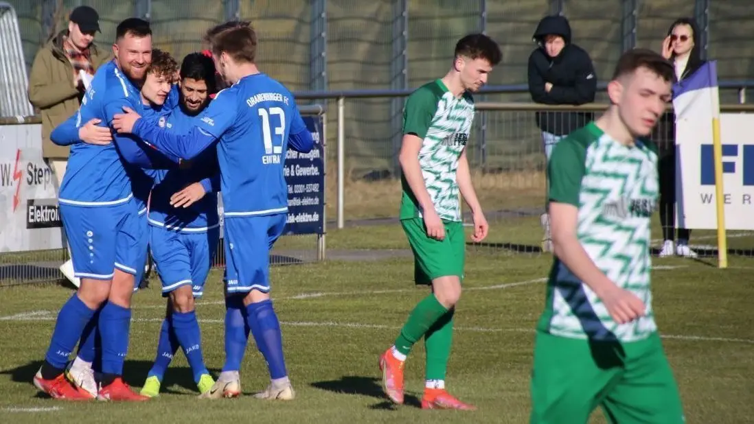 Gut in Form: Der OFC Eintracht hatte das letzte Mal im Hinspiel bei Einheit Bernau verloren. Damals hieß es 0:3. Seither arbeitete sich das Team aus Oberhavel nach oben und führt nun die Brandenburgliga souverän an.
