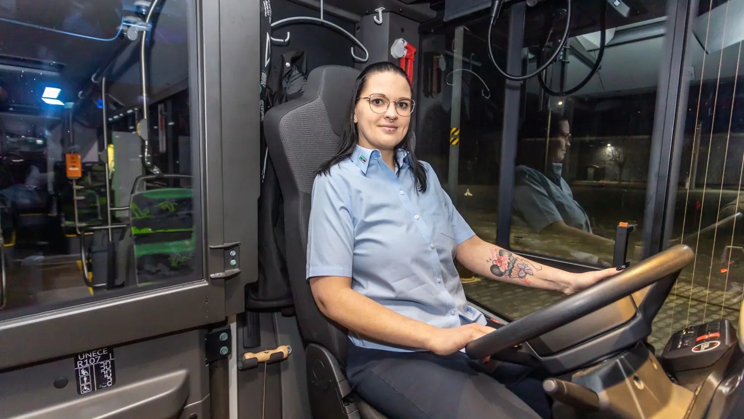 Fahren Sie Wie Eine Frau Frauentag 2023: Busfahrerin bei der SVF – wie eine Frau in Frankfurt