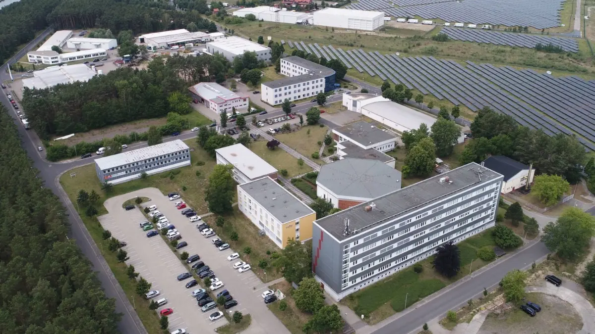 Gründerzentrum Eberswalde: Das Unternehmen geht komplett in Landkreishände über.
Luftbild vom TGE Gewerbepark Eberswalde am 18.06.2020