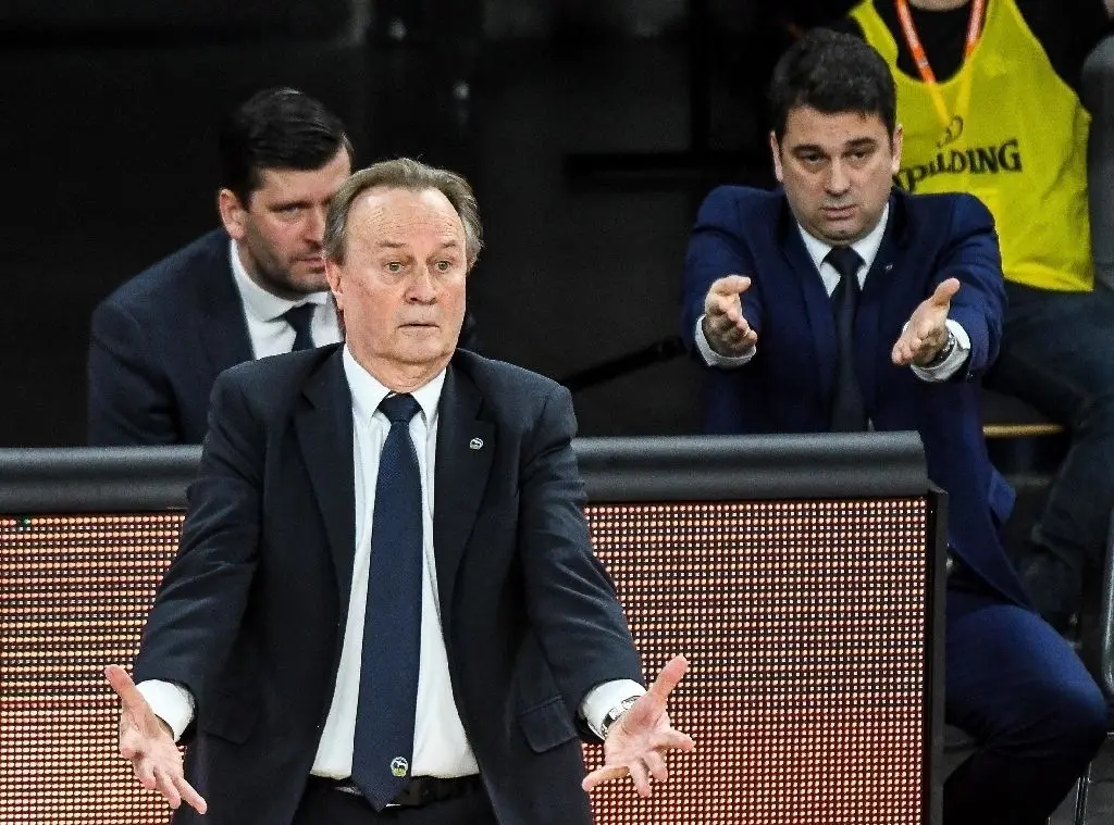 Von der Legende lernen: Alba-Coach Aito Garcia Reneses, dahinter Israel Gonzalez (rechts) und Sebastian Trzcionka