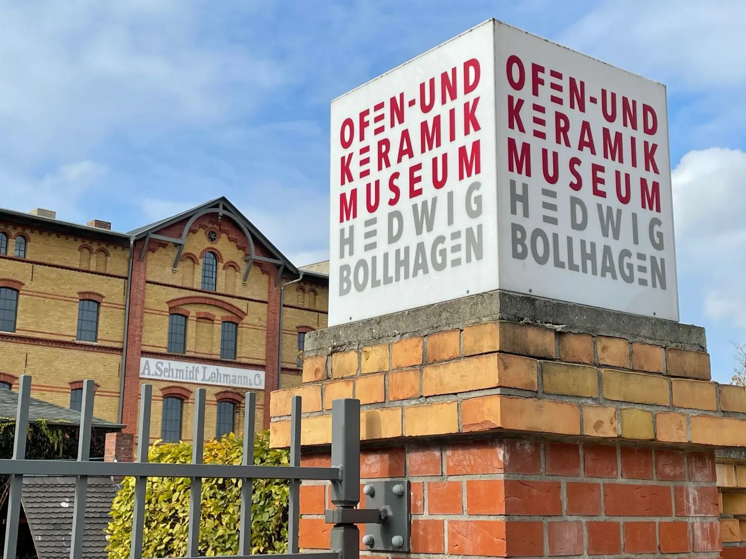 Wissensarchiv und Anlaufstelle für Enthusiasten: Das Ofen- und Keramikmuseum Hedwig Bollhagen wurde nach der berühmten Keramikerin und Mitbegründerin der HB-Werkstätten für Keramik benannt.