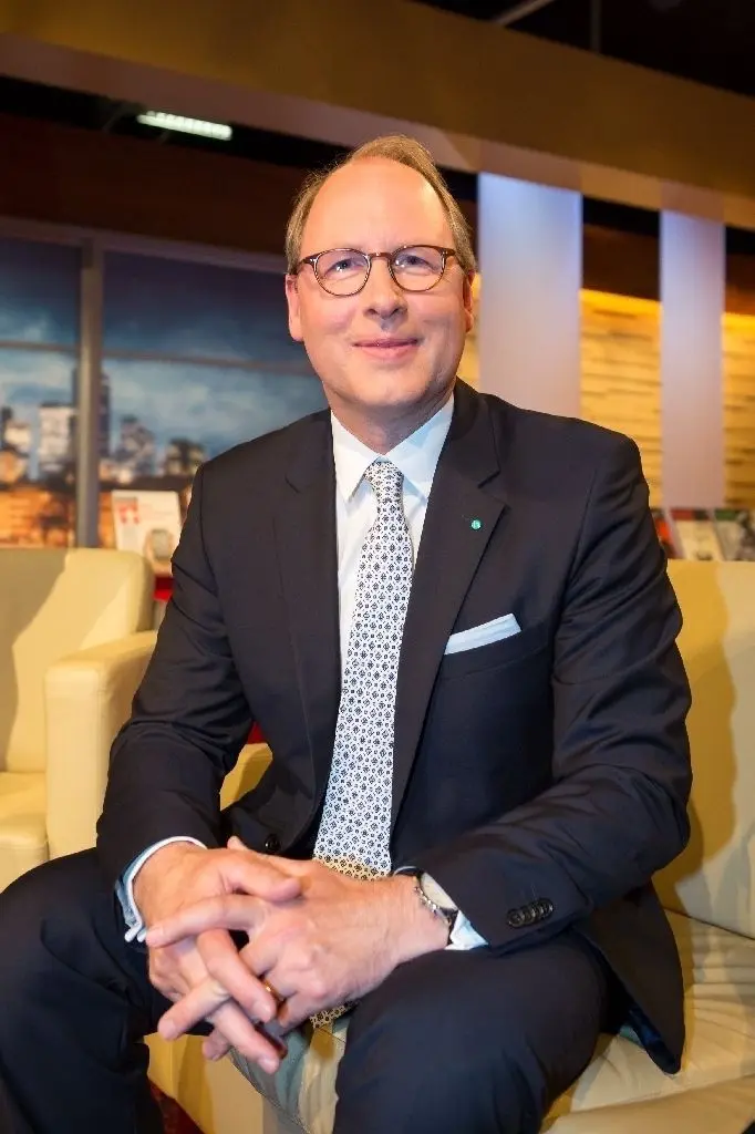 HDE-Hauptgeschäftsführer Stefan Genth sieht die Lockerungsstrategie kritisch.