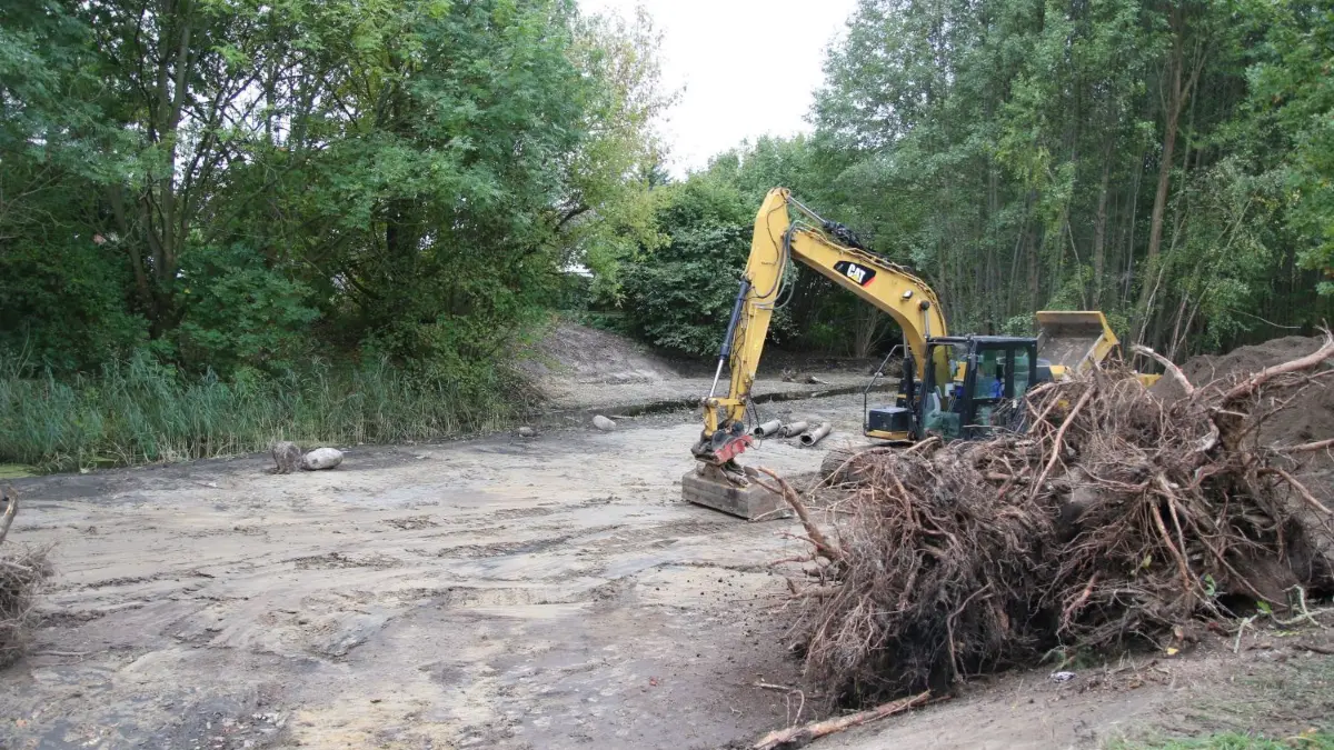 Aufwertung: Die Sanierung der Panke, hier in Eichwerder, ist ein verbindendes Element der Hauptstadt und des Berliner Umlandes.
19.10.2020 Bernau Eichwerder "Ökologische Aufwertung eines Abschnittes der Panke" Ausführung Firma M und N aus Parsteinsee.