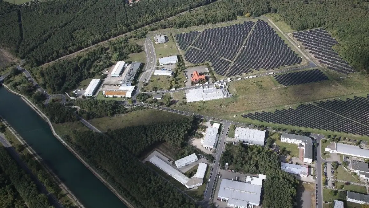 Das TGE-Gelände: Wie in Eberswalde sind die Gewerbeparks im Barnim fast überall besiedelt. Große Flächen für Industrie-Ansiedlungen fehlen.
TGE-Gelände Eberswalde aus der Luft