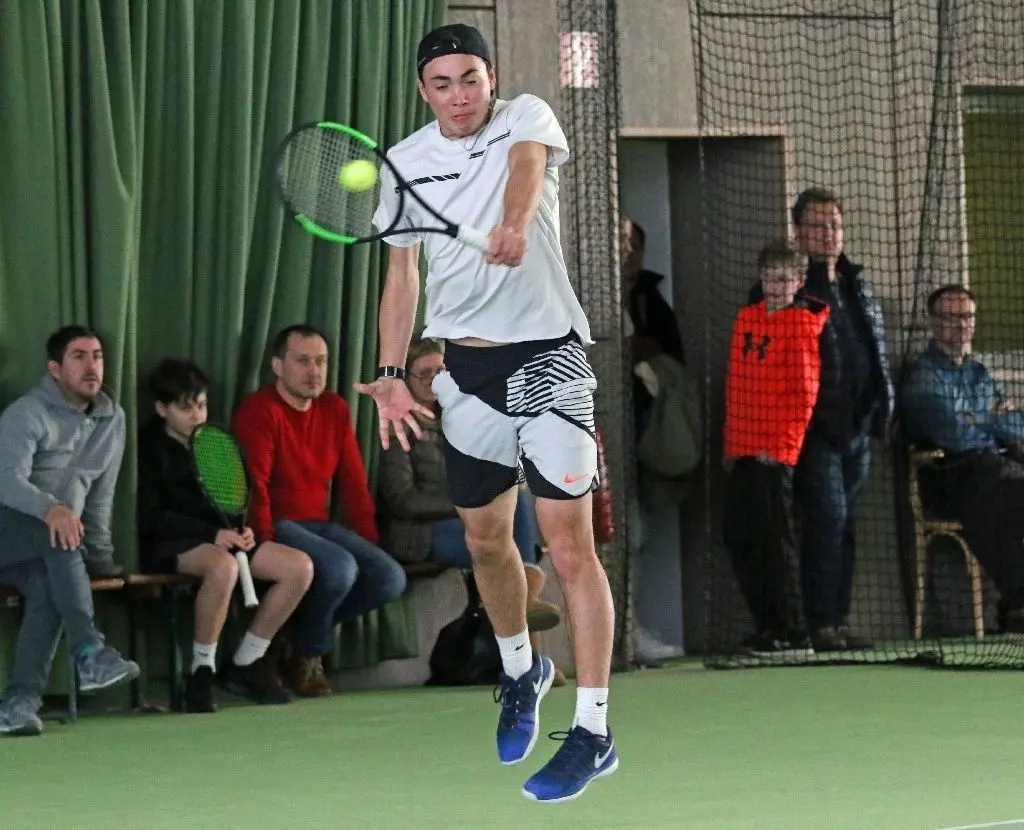 Aufschlag-Ass: der 17-jährige Kanadier Justin Boulais