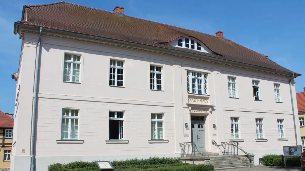 Das Stadthaus in Strausberg: Sitz der Heinrich-Mann-Bibliothek und des Standesamtes
Das Stadthaus in Strausberg, Sitz von Standesamt und Bibliothek.
