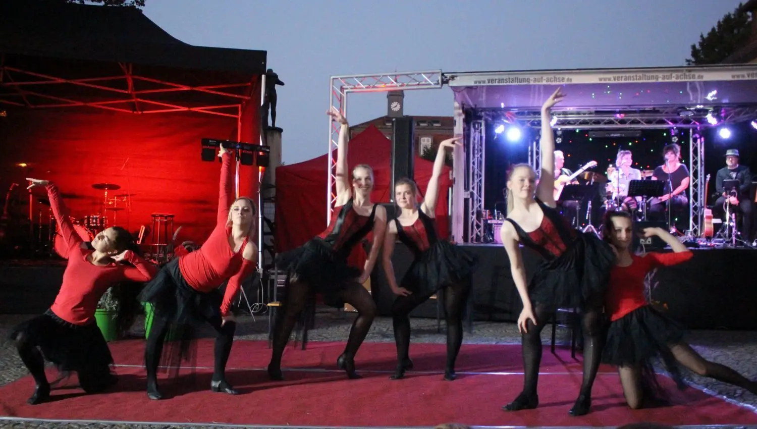 Kulturfesttage in Seelow: Die Volks- und Showtanzgruppe begeisterte die Gäste am 3. September.
