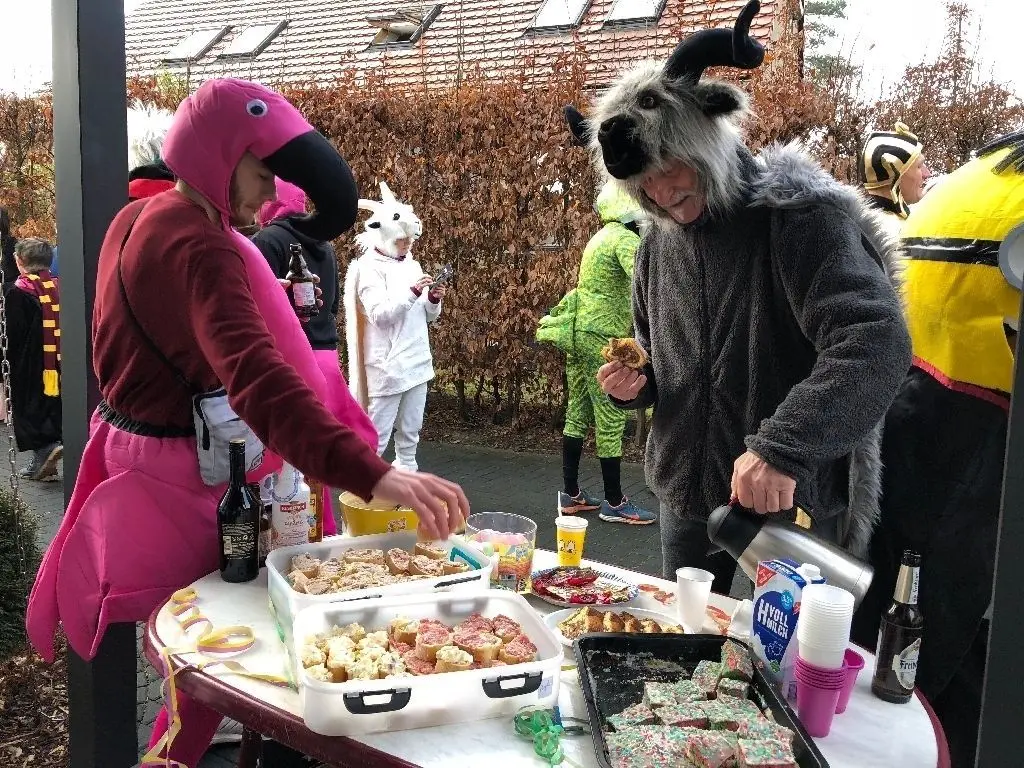 Stärkung: Bei Familie Pagel in Neuzelle wurde gleich richtig aufgetischt – zur Freude der Zamperer.