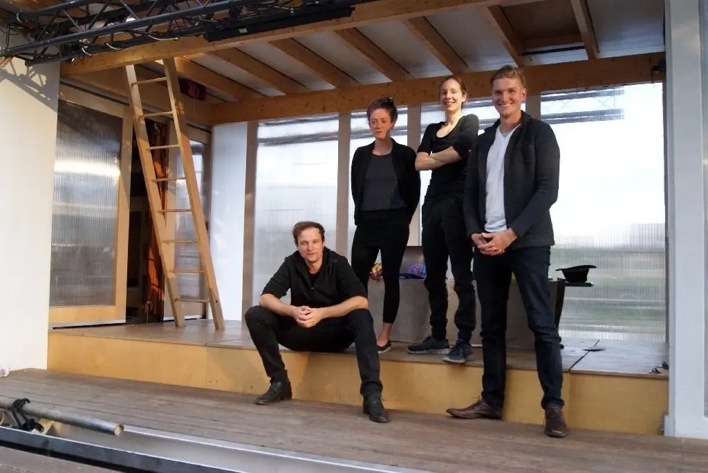 Die Theatercrew besteht aus Jakob Plutte, Sophie Ammann und Maj-Britt Klenke sowie Regisseur David Schellenberg (von links).