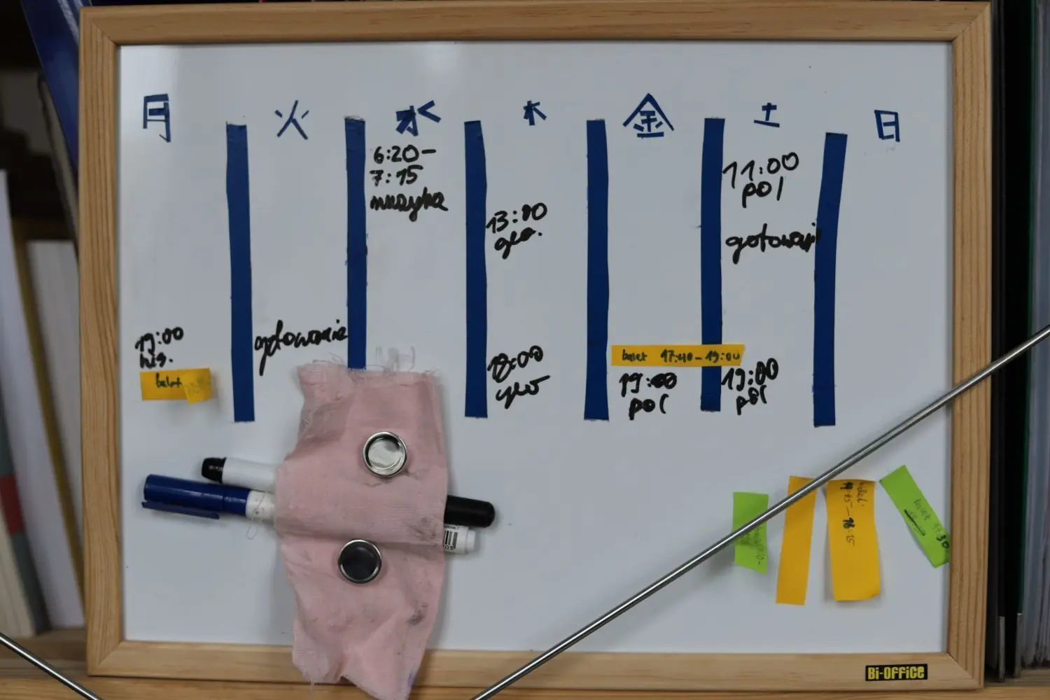 Milas Stundenplan mit virtuellen Schulstunden und Ballettunterricht ganz analog.