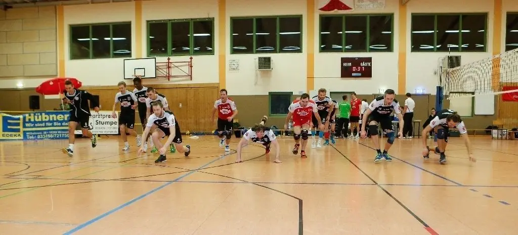 Wriezen Volleyball TKC Wriezen gewinnt klar mit 3:0 den VC Berlin