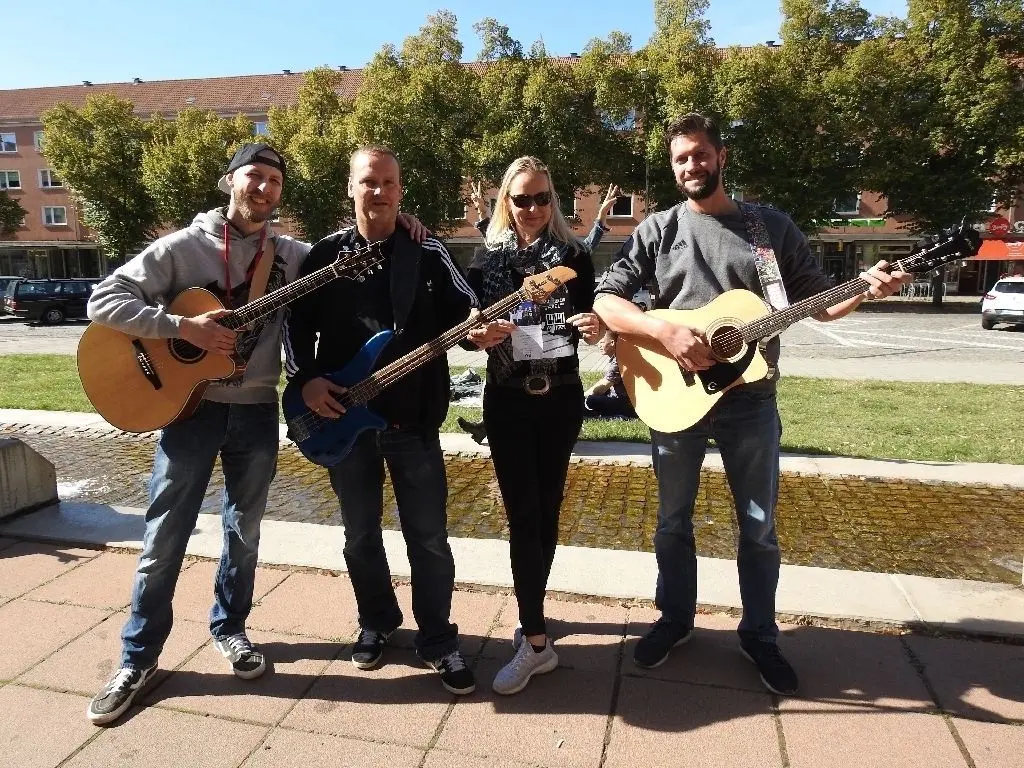 Die Organisatoren und Ideengeber: Patrick, Enrico und Danilo von der Band Querbeet 1220 brachten die Idee aus Prag mit und erhielten Unterstützung von Andrea Titzki.