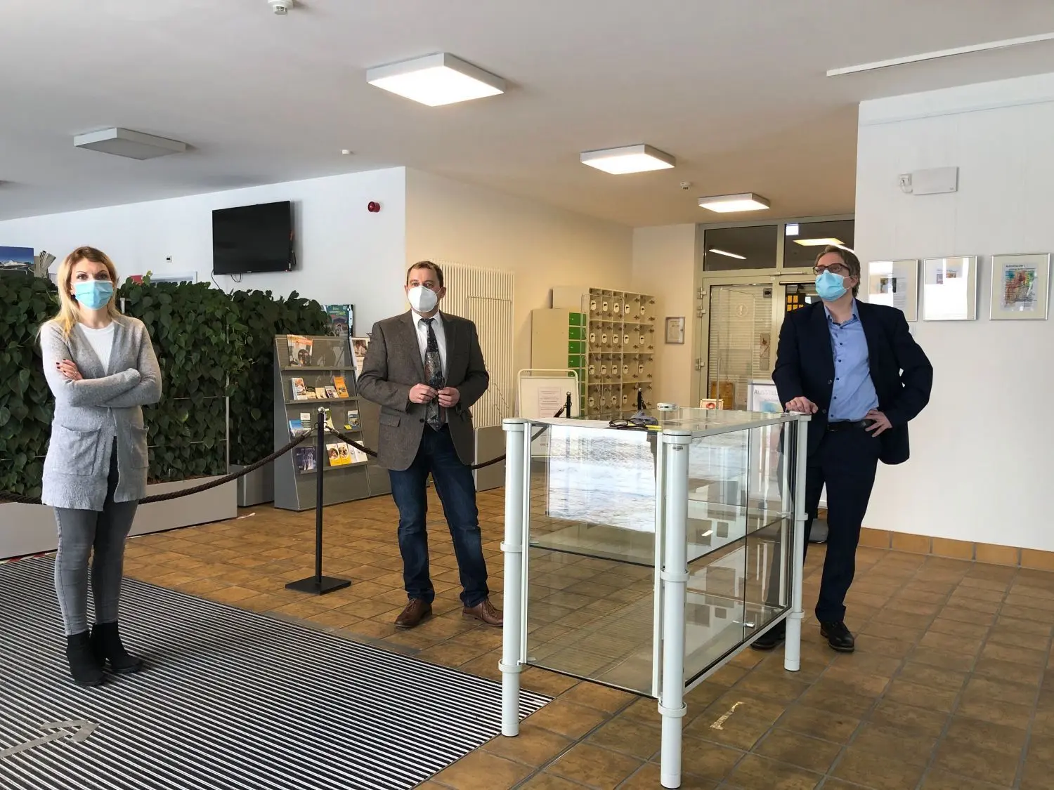 Hatten zum Gespräch eingeladen: Denise Deutsch, Geschäftsführerin des Tourismusvereins Oranienburg und Umland, Andreas Steffen, Vorsitzender (Mitte), und Björn Lüttmann (MdL, SPD).