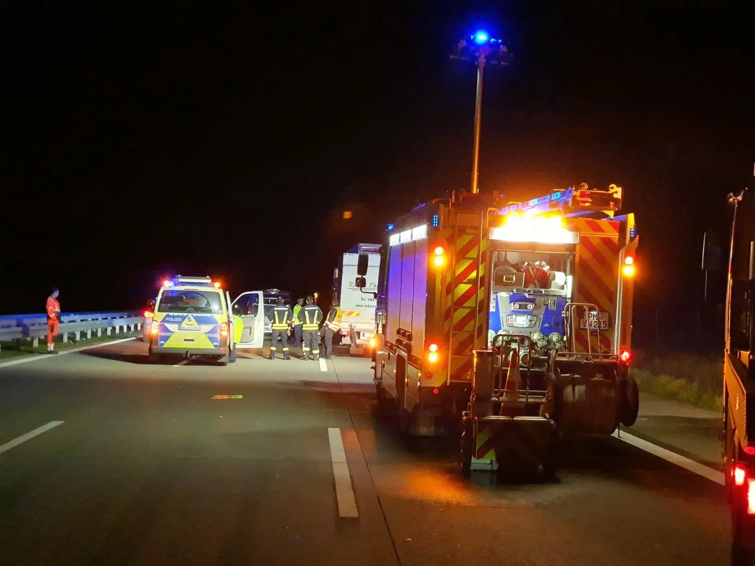 Die A2 war bis 6 Uhr morgen in beide Fahrrichtungen voll gesperrt.