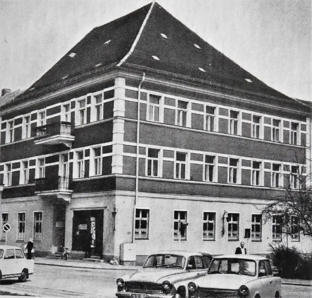 Ein Streifzug durch die Zeit - Löwenapotheke in Frankfurt (Oder) im Wandel der Zeit 1927, 1986 und 2019