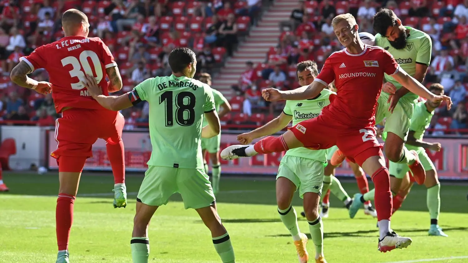 Neuzugang Timo Baumgartl (r.) erzielte den Siegtreffer für Union Berlin beim 2:1 gegen Athletic Bilbao.