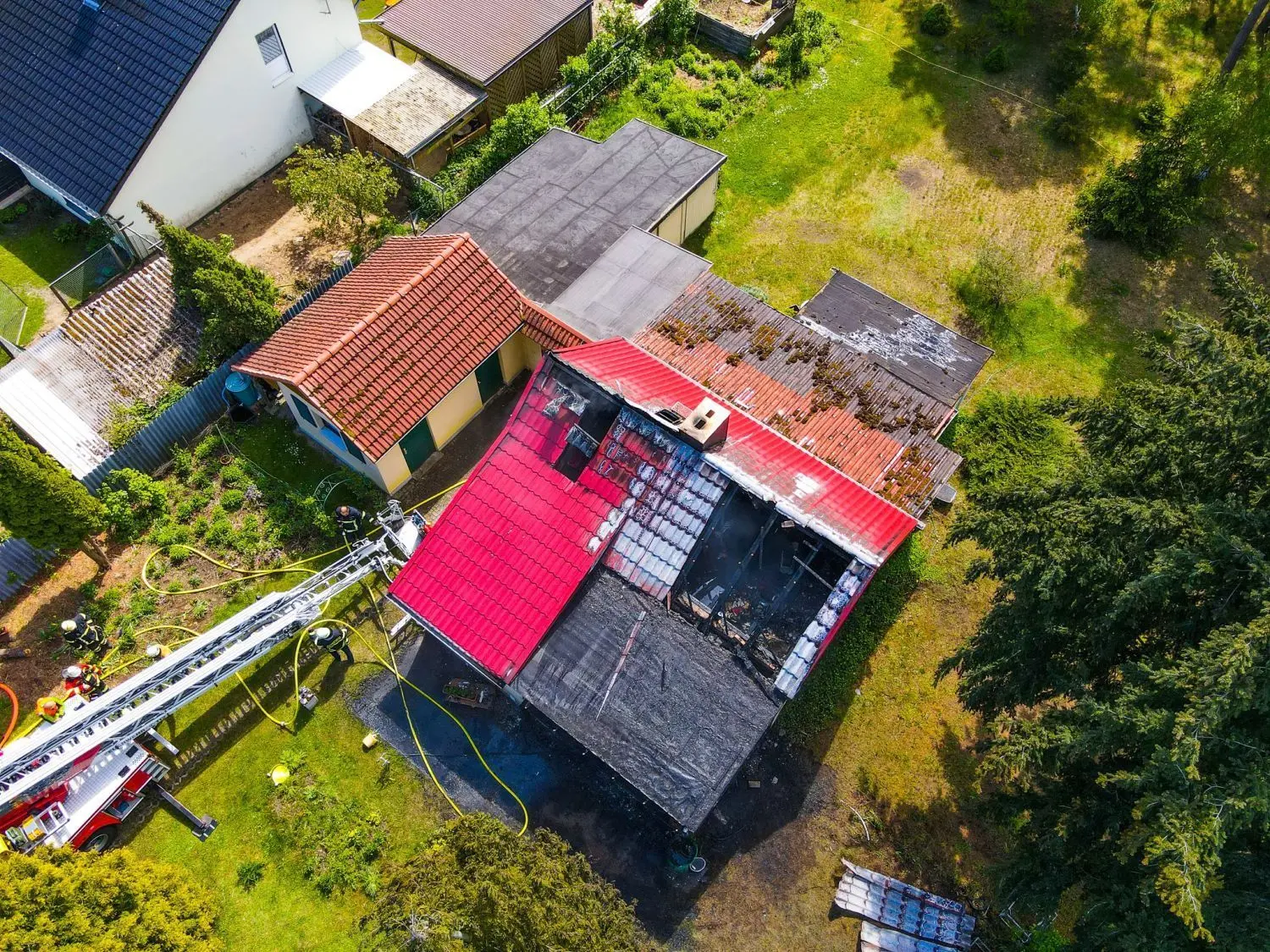 Blick aus der Vogelperspektive auf den Brand in Zehdenick.