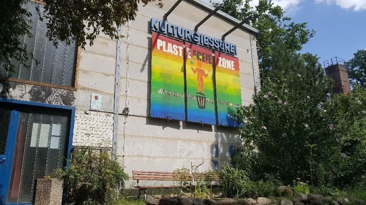 Feste Größe im Schöneicher Kulturleben: Die Kulturgießerei wird in diesem Jahr 25 Jahre alt. Das soll gebührend gefeiert werden. Getragen wird das Haus von einen Verein – und mit jeder Menge ehrenamtlichem Enthusiasmus mit Leben gefüllt.
Kulturgießerei Schöneiche