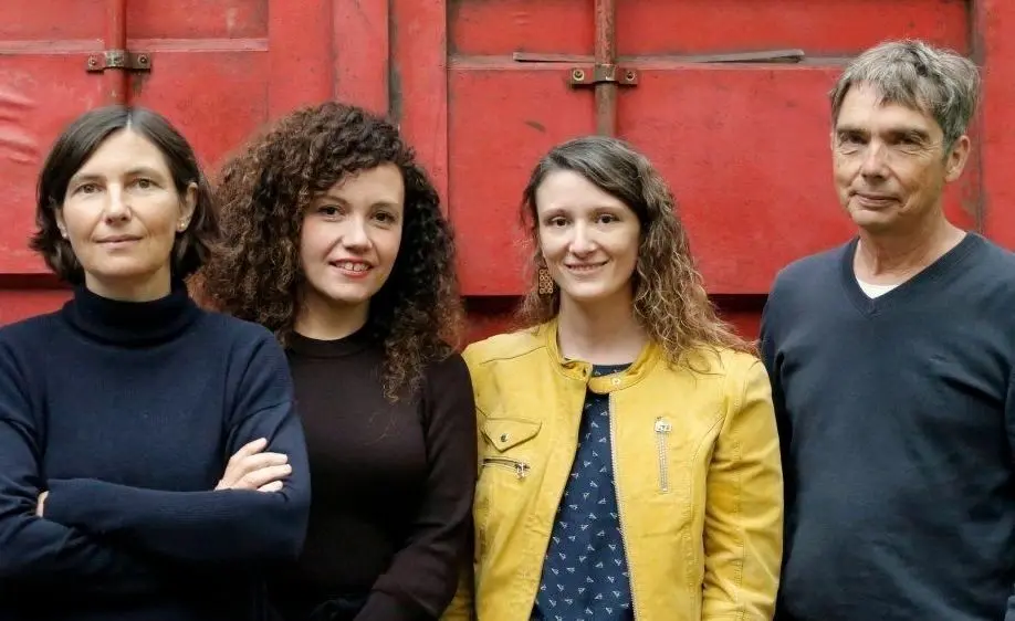 Installationskünstler: Maria Vill, Anna Talens, Natalia Irina Roman (Kuratorin) und David Mannstein