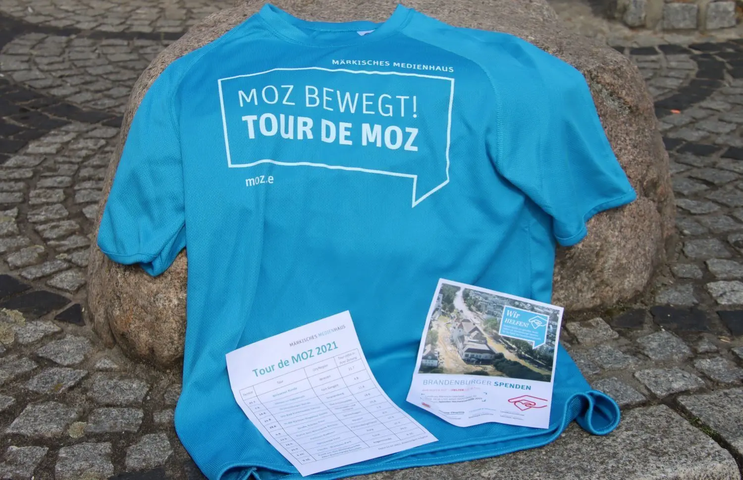 Endlich wieder Radeln: Die Tour de MOZ hatte am Sonntag, 25. Juli 2021, ihren Auftakt auf dem Marktplatz in Wriezen. Die Wiedersehens-Freude war nach der Corona-Zwangspause groß.