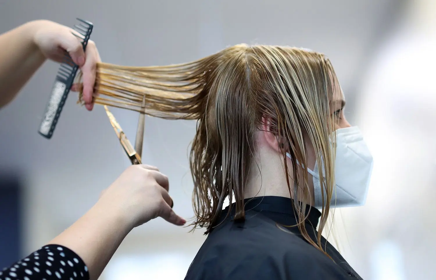 Weg mit der Corona-Mähne! Ab Montag 1.März durften die Friseure in Baden-Württemberg wieder öffnen.
