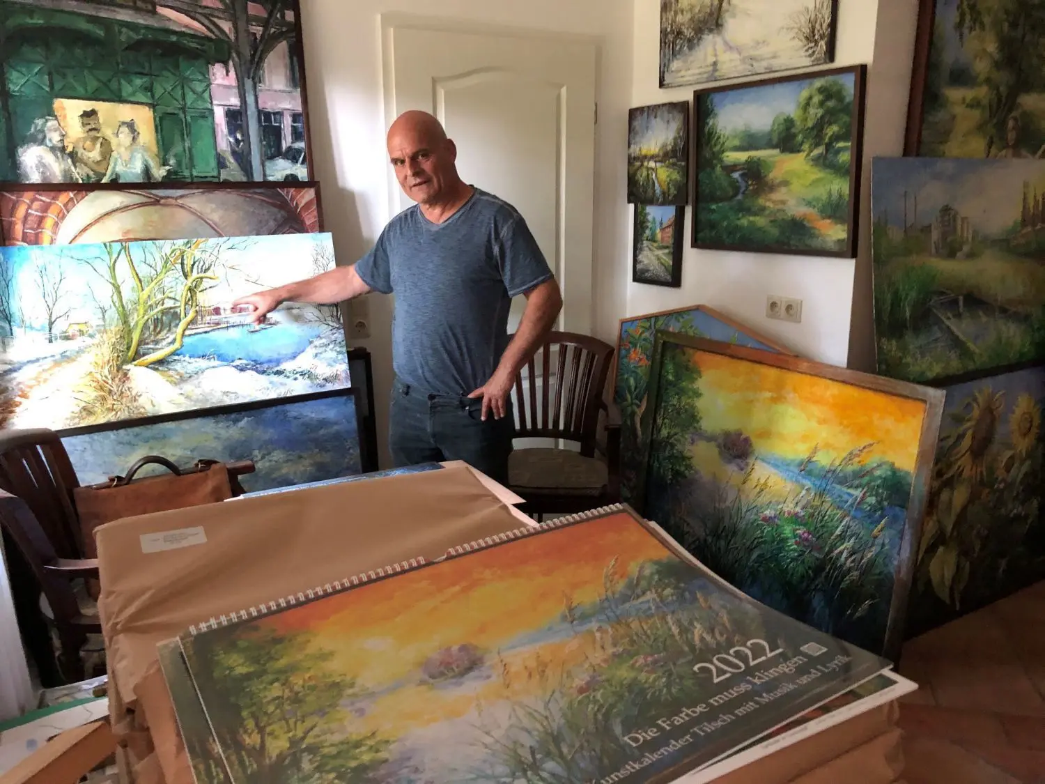 Malerei und Klang: Mit seinem Kunstkalender geht Joachim Tilsch aus Schöneiche neue Wege.