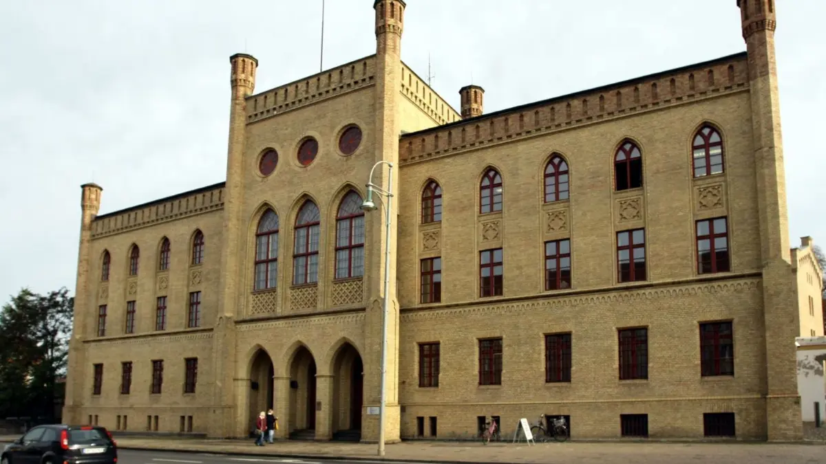 Das Amtsgericht Prenzlau verhandelte gegen einen jungen Mann wegen Verleumdung.
Amtsgericht Prenzlau