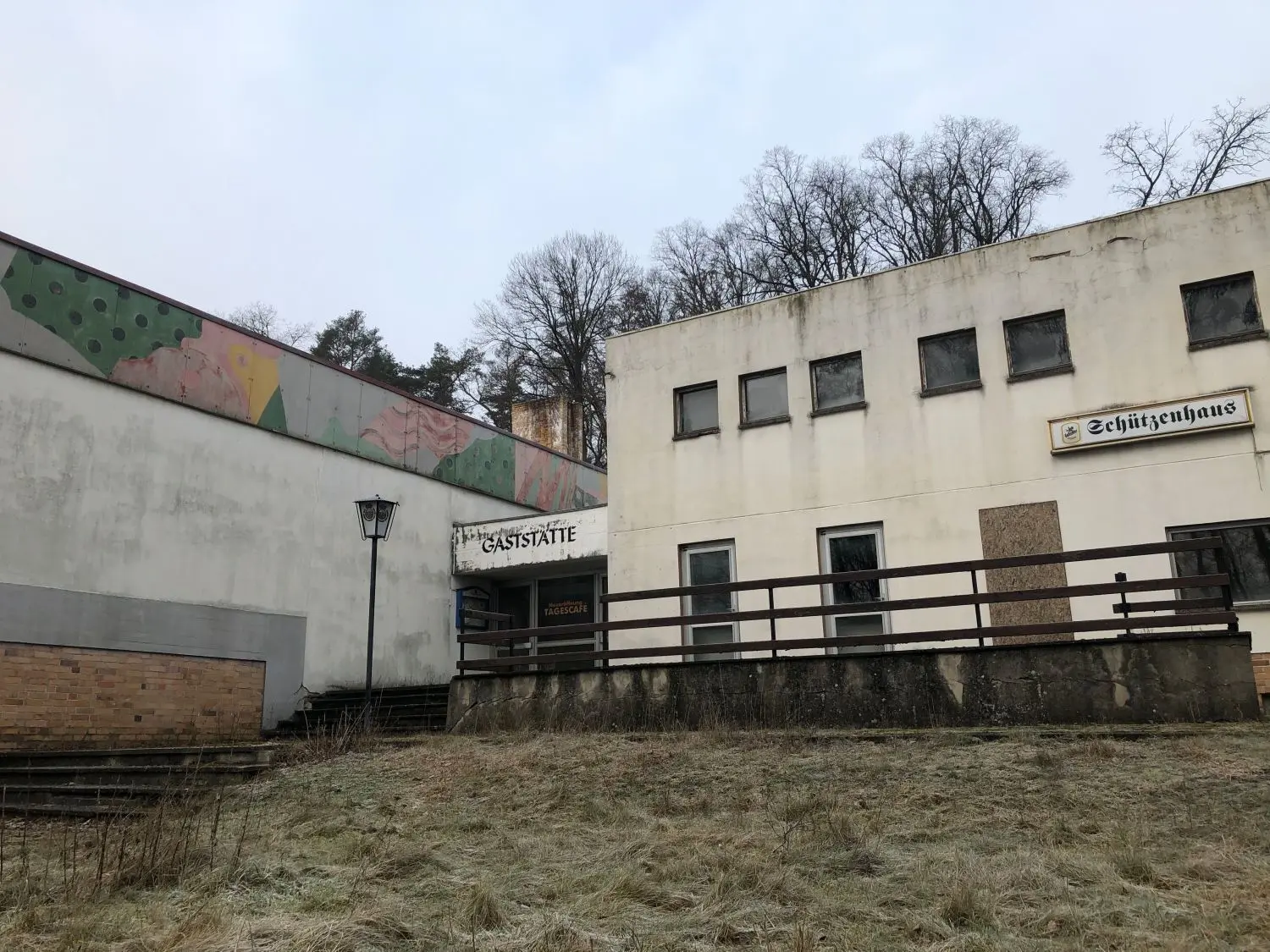 Das Gebäude steht seit Jahren leer, früher wurde dort getanzt und geschlemmt.