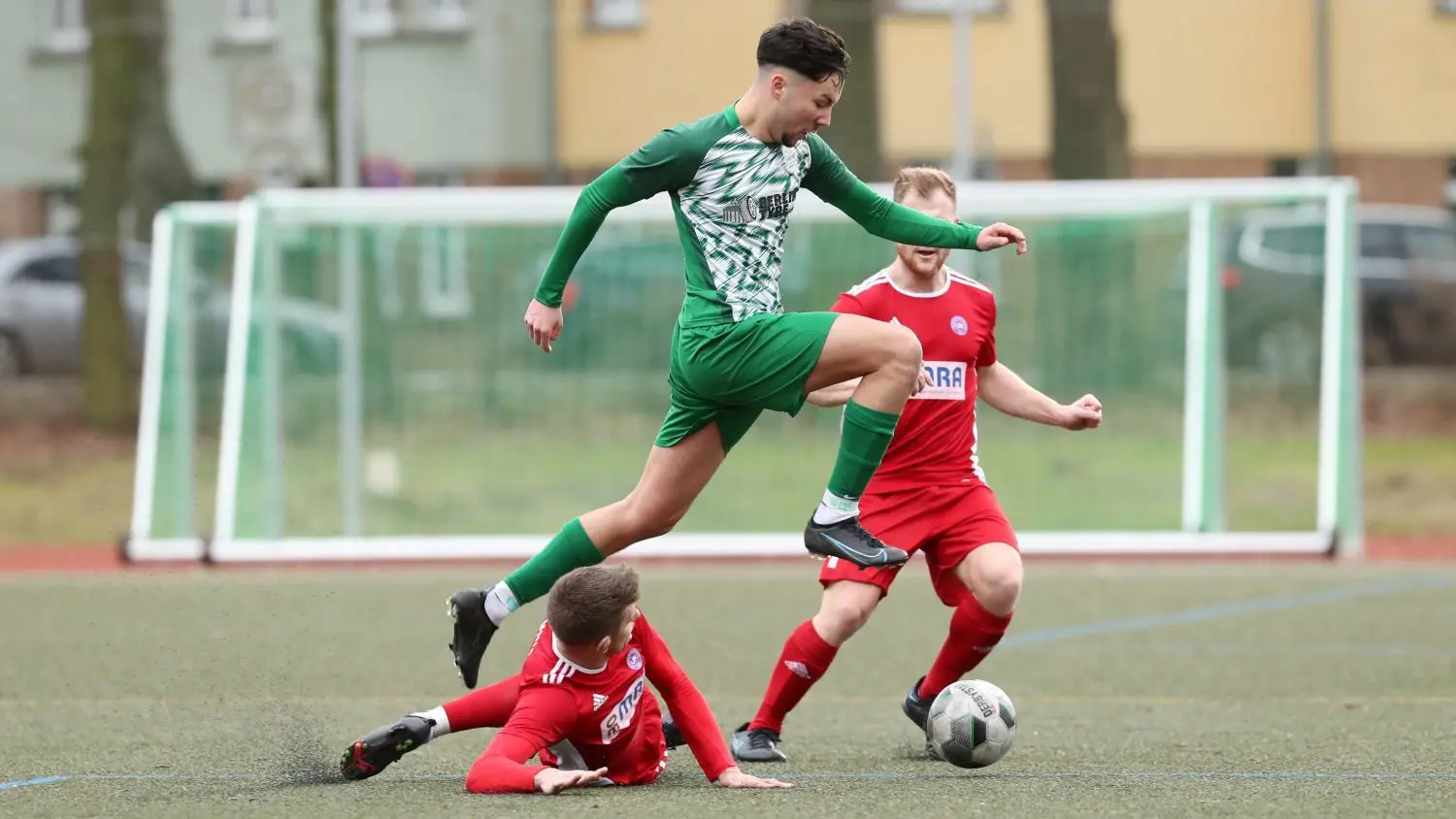 Abgehoben: Die TSG Einheit Bernau setzte sich nach dem 3:1 vor einem halben Jahr nun auch im Rückspiel gegen Union Klosterfelde durch.