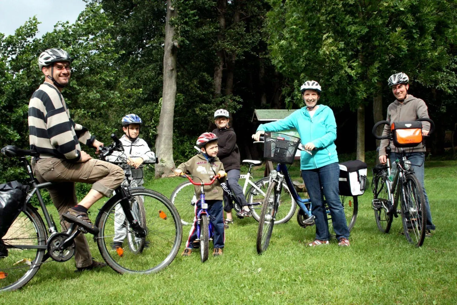 Ob im Wasser, im Wald oder als Wanderrevier: Der Himmelpforter Ortsteil Pian ist der ideale Rückzugsort für gestresste Familien und Freunde. Kunden von „Himmlisch Himmelpfort“ von Peter Demarczyk unternehmen eine Radtour durch die Region.