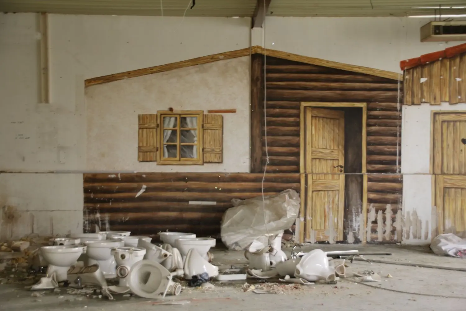 Nur wenig erinnert noch an reges Markttreiben, das jahrelang in den Hallen herrschte.