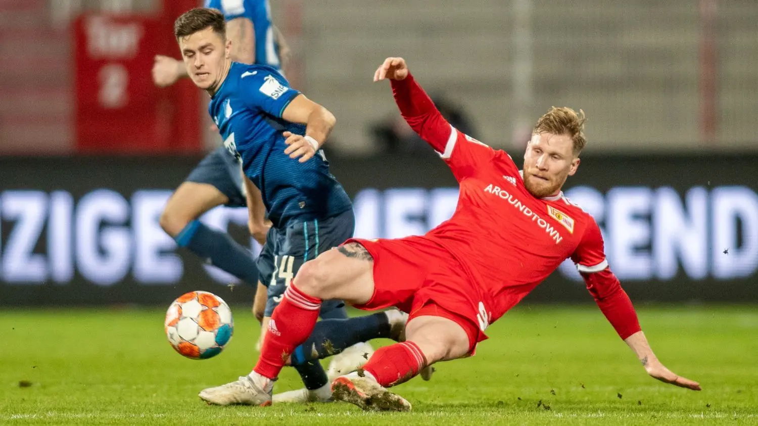 Union Berlin (hier Andreas Voglsammer/r.) setzte sich im DFB-Pokal-Achtelfinale gegen Hertha BSC durch.
