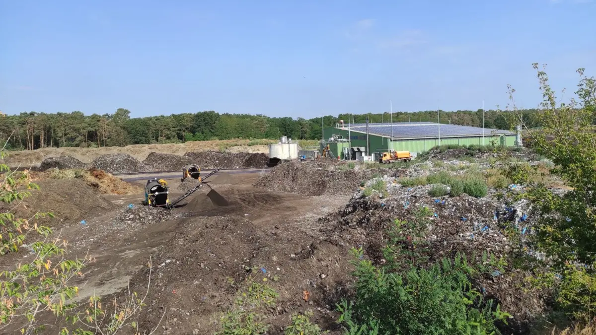 die Kompost- und Biogasanlage der BSR an der Rehfelder Straße in Hennickendorf
Hennickendorf, September 2020, Kompost- und Biogasanlage der BSR an der Rehfelder Straße