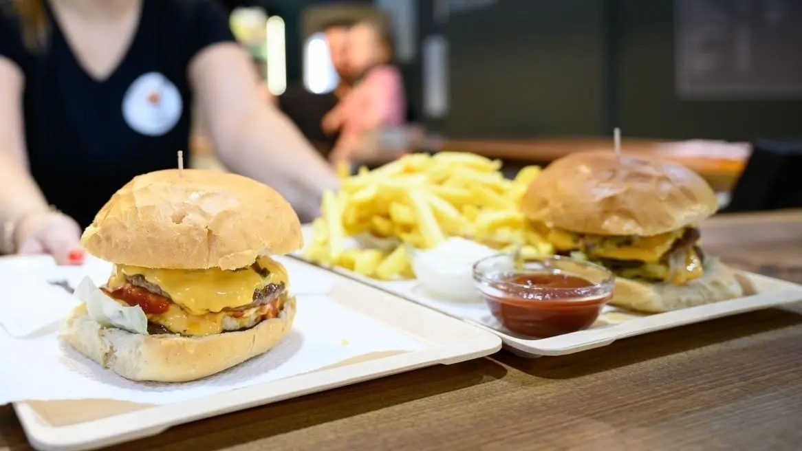 Essen in Hennigsdorf: Schluss nach wenigen Monaten – Burgerladen sucht ...